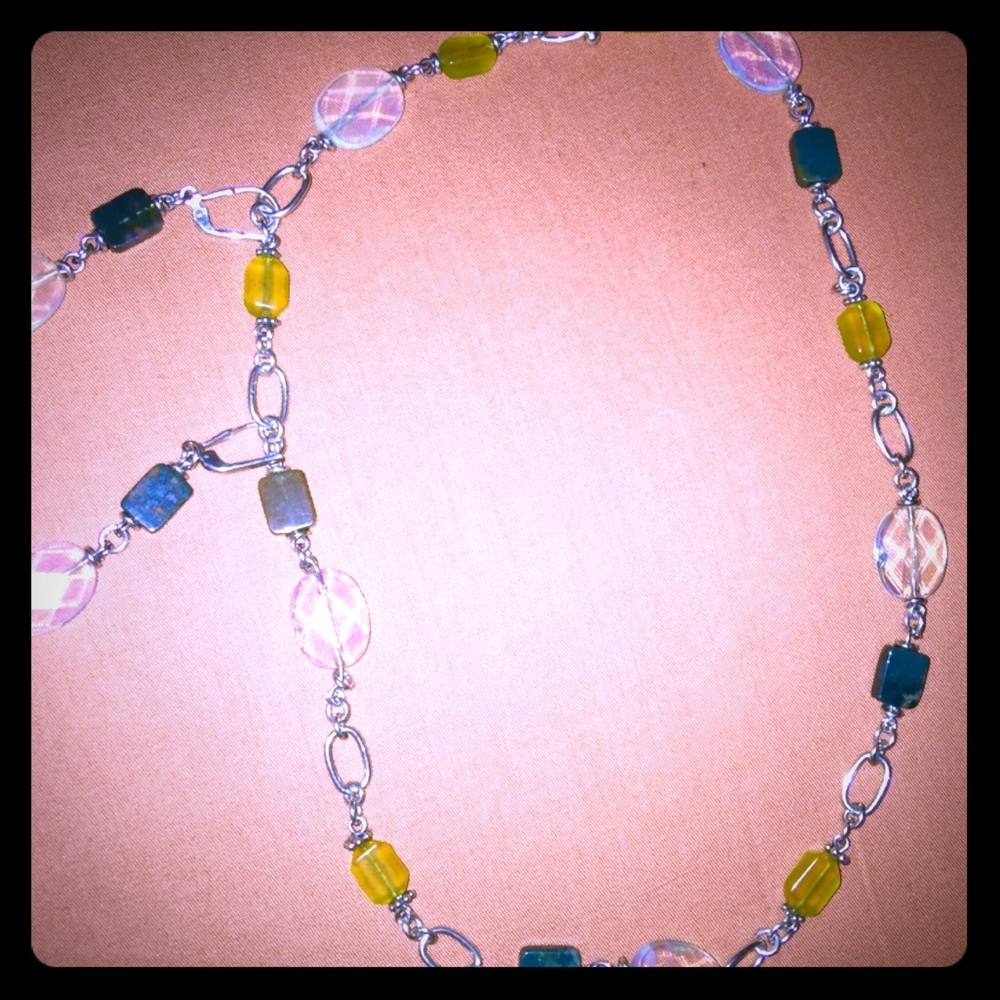 Necklace silver and opals and jade yellow